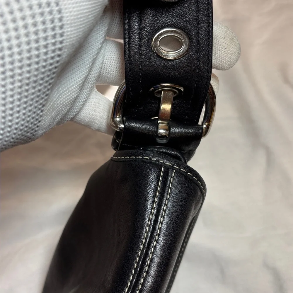 Coach Soho Baguette 2006 - Picture 15 of 17